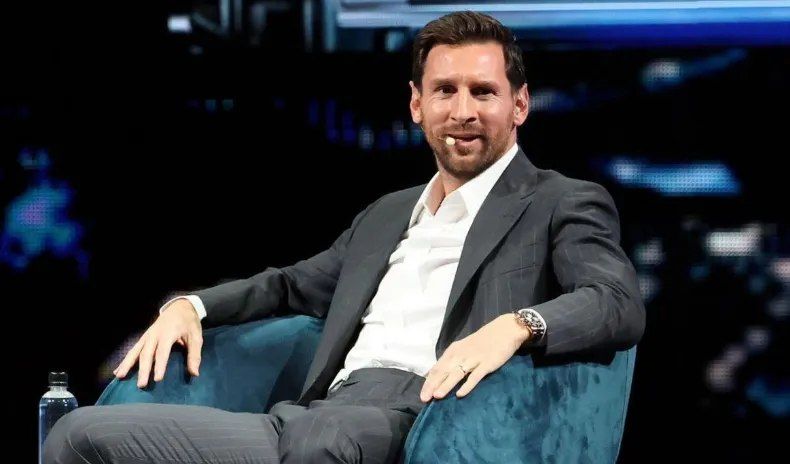 Lionel Messi rəsmən milyarder oldu