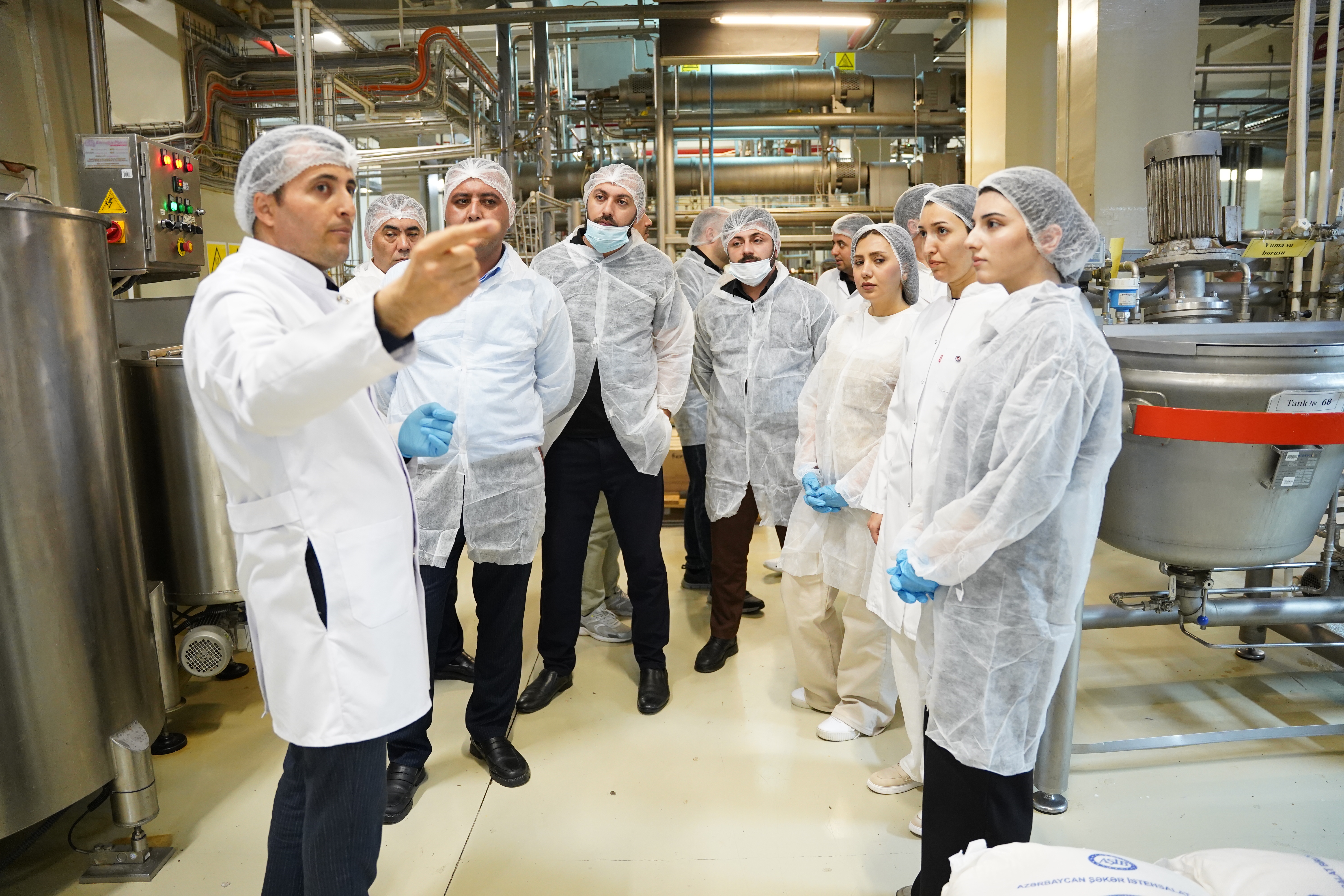 Media nümayəndələri “Made in Azerbaijan” brendini dünyaya tanıdan “Ulduz” fabrikində - FOTOLAR