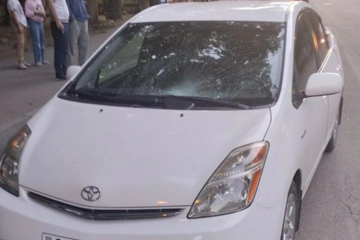 Mingəçevirdə "Toyota Prius" 15 yaşlı qızı vurdu
