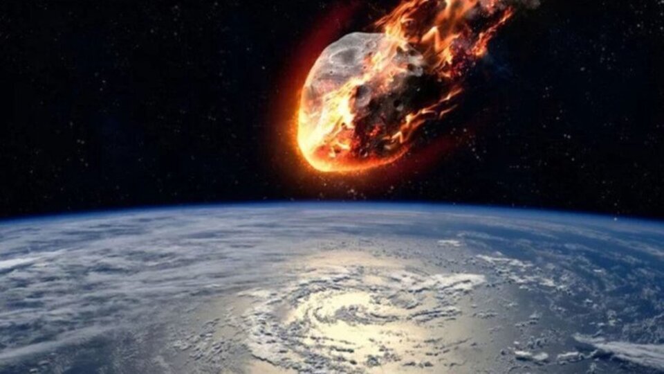 Türk ailənin həyətinə meteorit düşdü – Dəyəri 400 min avrodur