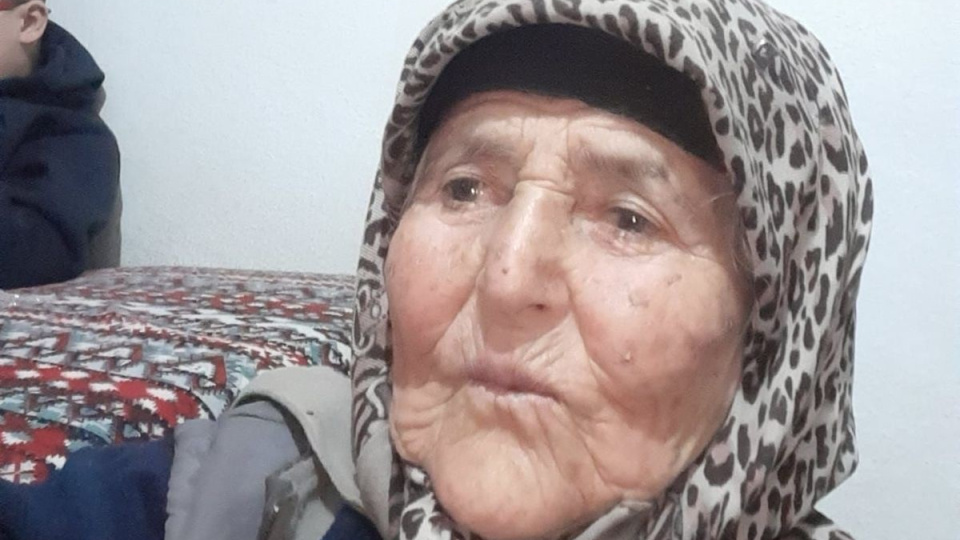 Tarlada yatıb qalan qadın faciəli şəkildə öldü