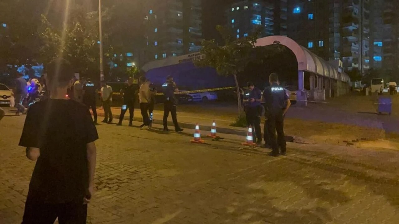 Dava edən oğlunu ayırmağa çalışan ana öldü - FOTO