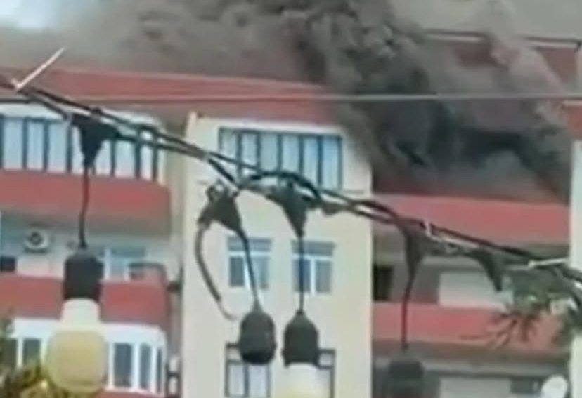 Binəqədidə çoxmərtəbəli yaşayış binasında yanğın söndürülüb