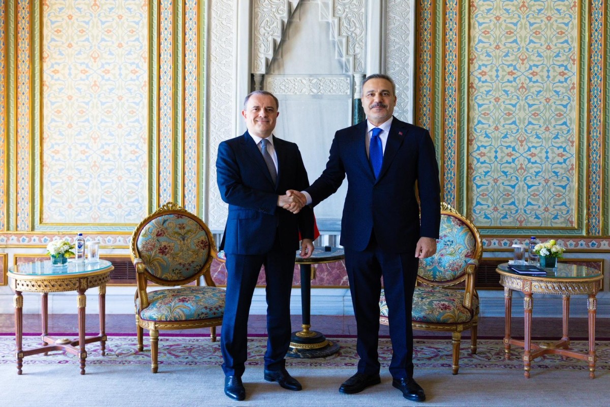 Azərbaycan və Türkiyə XİN rəhbərləri İstanbulda görüşdü