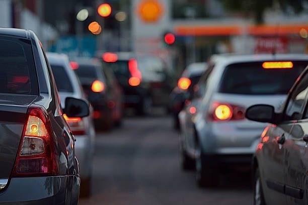Bakıda iş saatları dəyişə bilər: Tıxac probleminə yeni həll