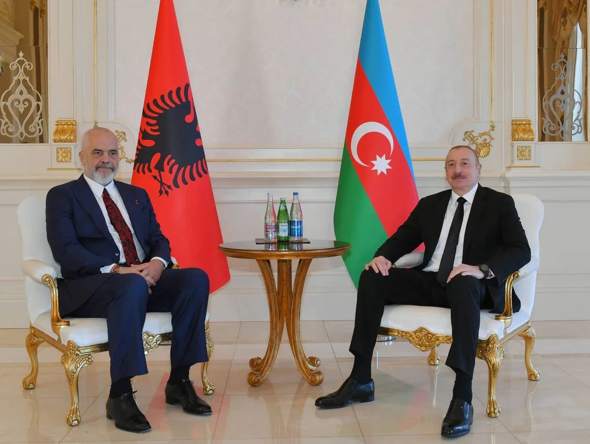 Edi Rama İlham Əliyevi təbrik etdi