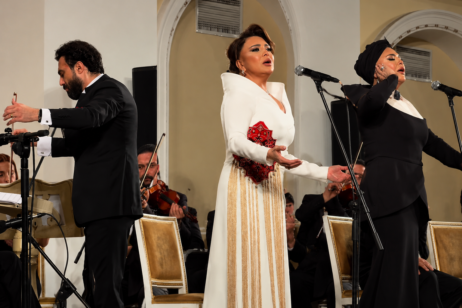 Xalq artisti Filarmoniyada konsert verdi - VİDEO