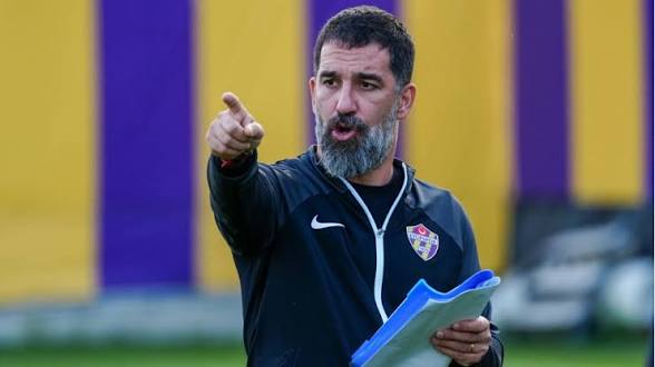 Arda Turan mövsümün ən yaxşı məşqçisi seçildi
