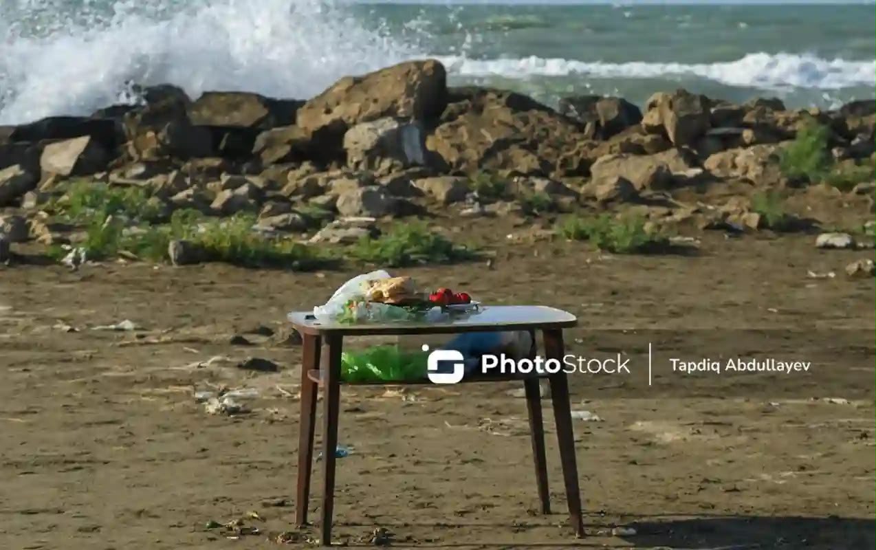 Faciədən dəqiqələr öncə bu masanın başında idilər… - Fotolar