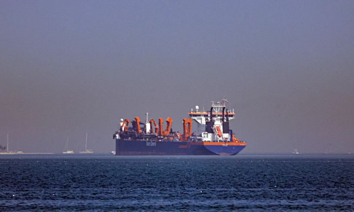 WSJ: Hörmüz boğazı İrana ildə 40 milyard dollar qazanıra bilər