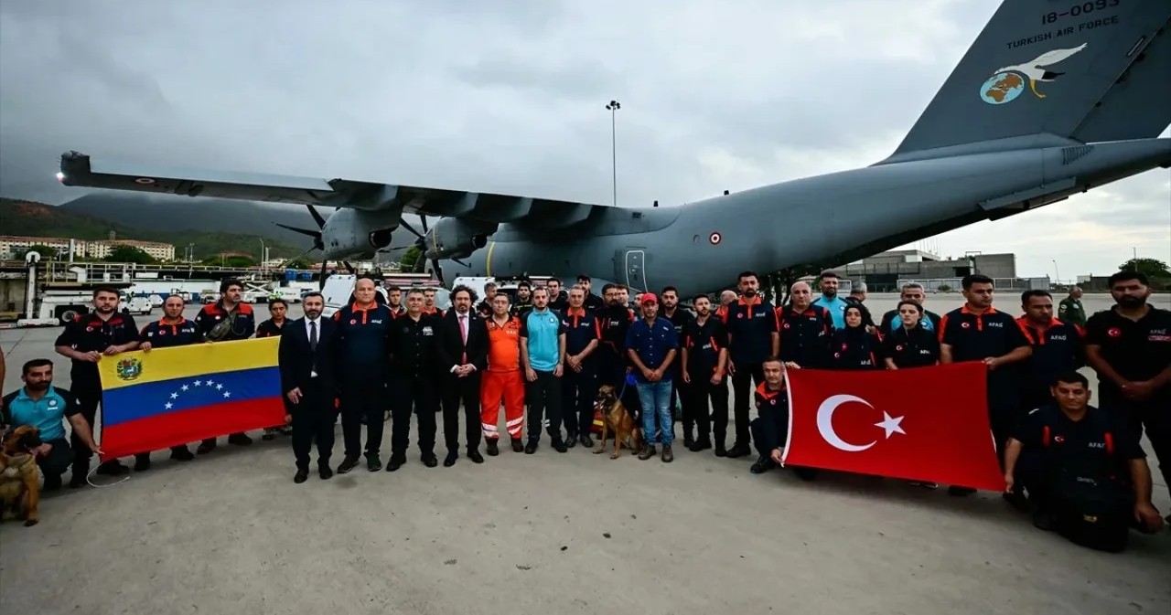 Türkiyə Venesuelaya xilasedici qrup göndərdi