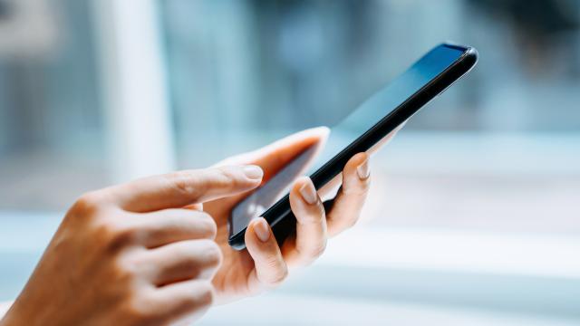 Azərbaycanda məktəblərdə telefon qadağası: Başqa hansı ölkələrdə bu qadağa var?