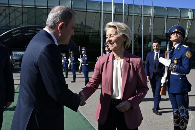 Ursula Fon der Lyayenin Azərbaycana səfəri başa çatıb