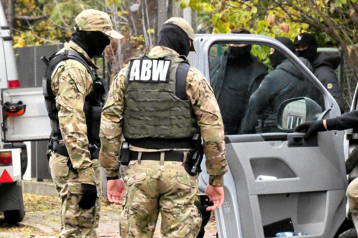 Polşada Belarusa casusluqda ittiham olunan iki nəfər tutuldu