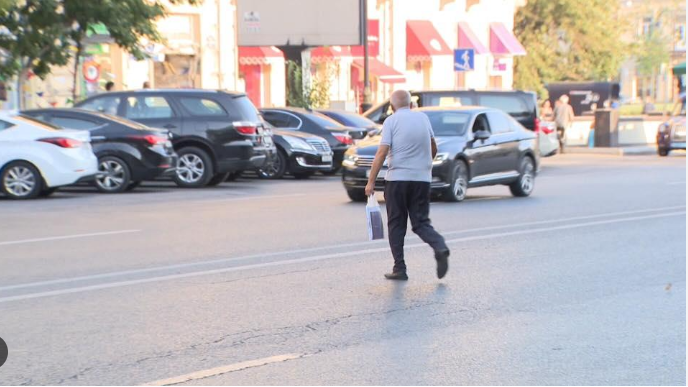 Piyadaların qayda pozuntusu qəzalara yol açır – Ekspertdən xəbərdarlıq