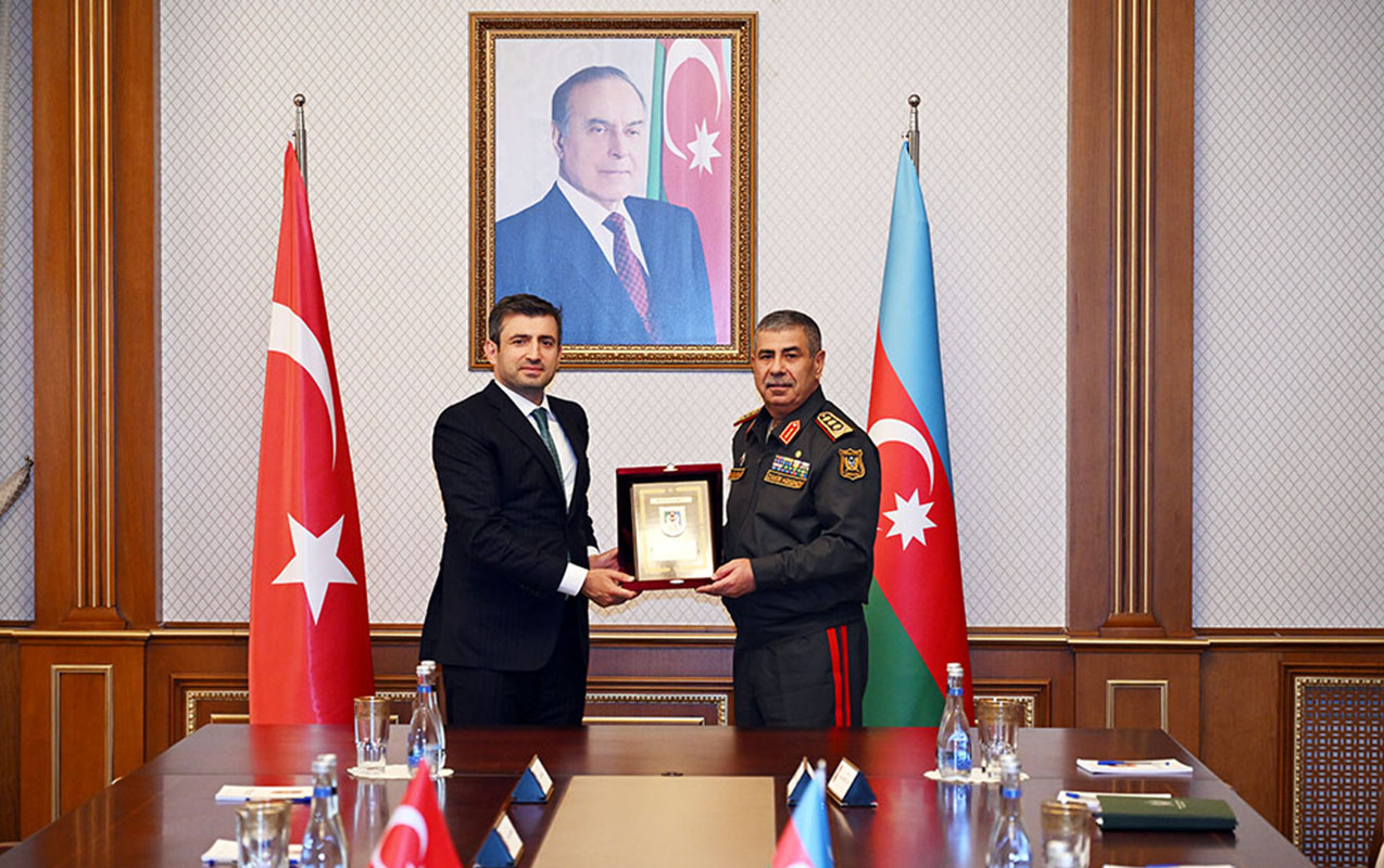 Zakir Həsənov Selçuk Bayraktarı qəbul etdi