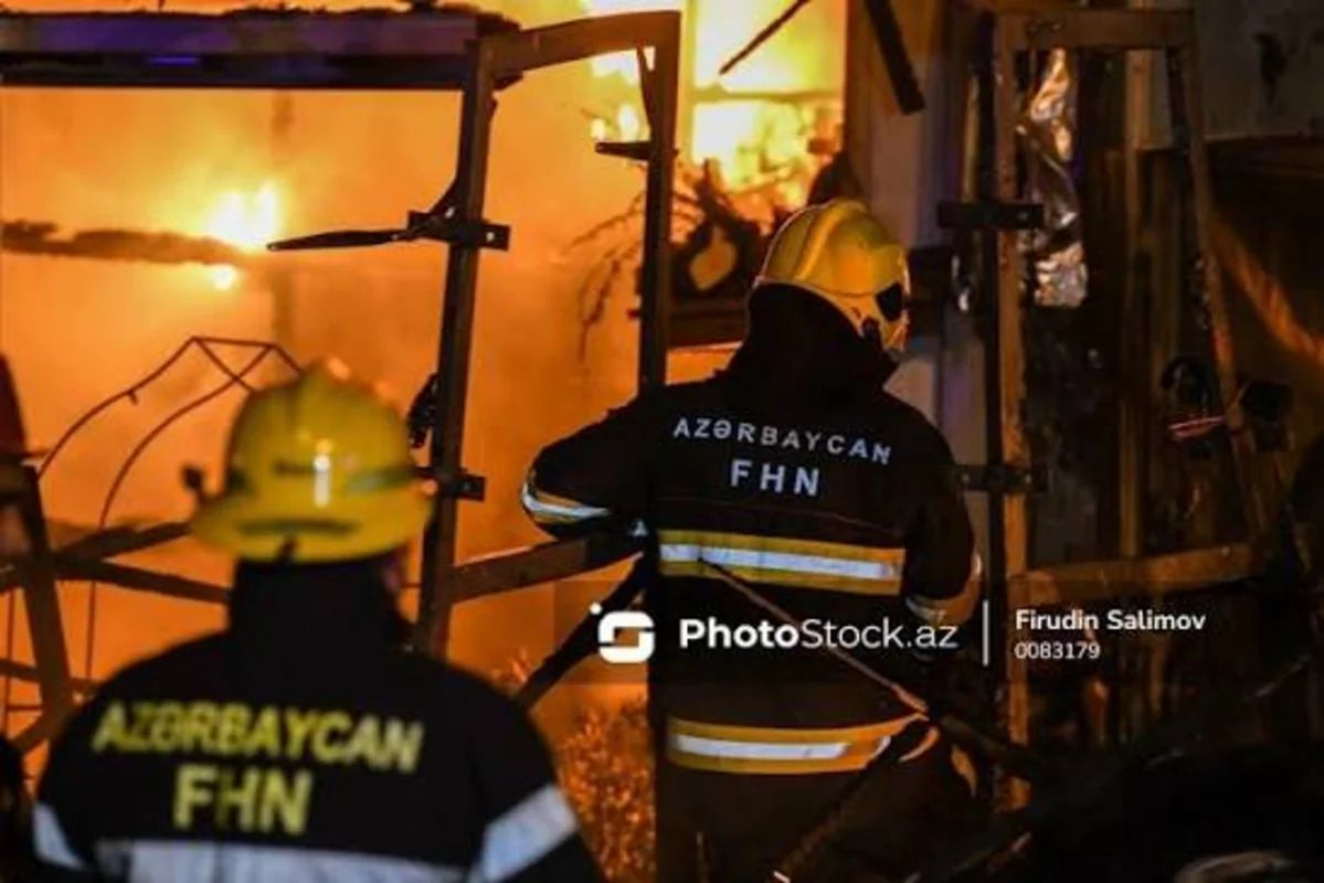 Müşfiqabadda yaşayış binasında yanğın olub