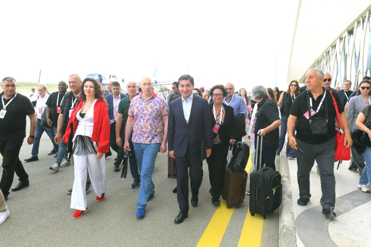 IV Şuşa Qlobal Media Forumu iştirakçıları Qarabağ küçəsi ilə tanış olublar
