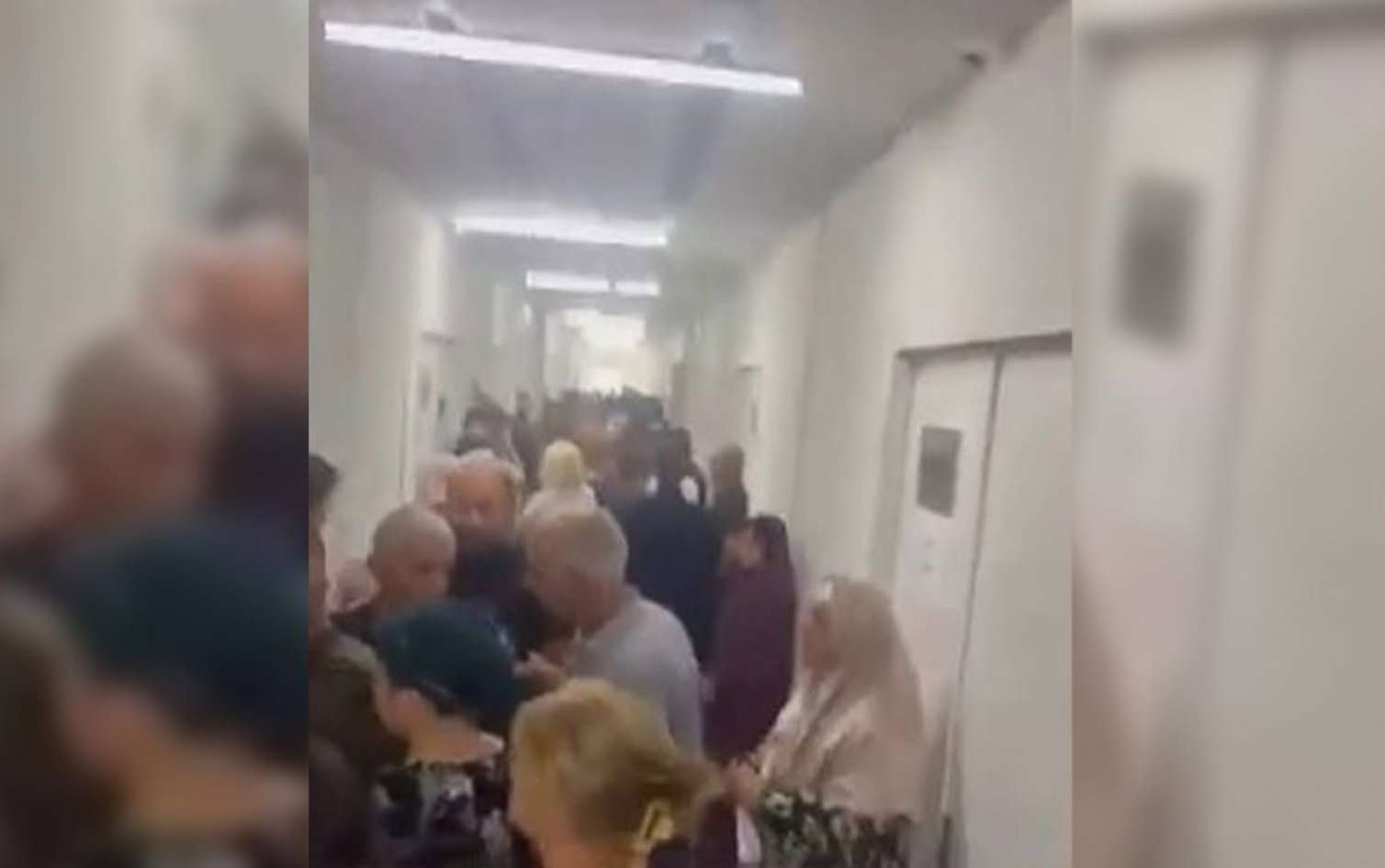 “Xəstə insanlar ayaqüstə qalır, biabırçılıq...” - Saatlarla növbə gözləyirlər - VİDEO
