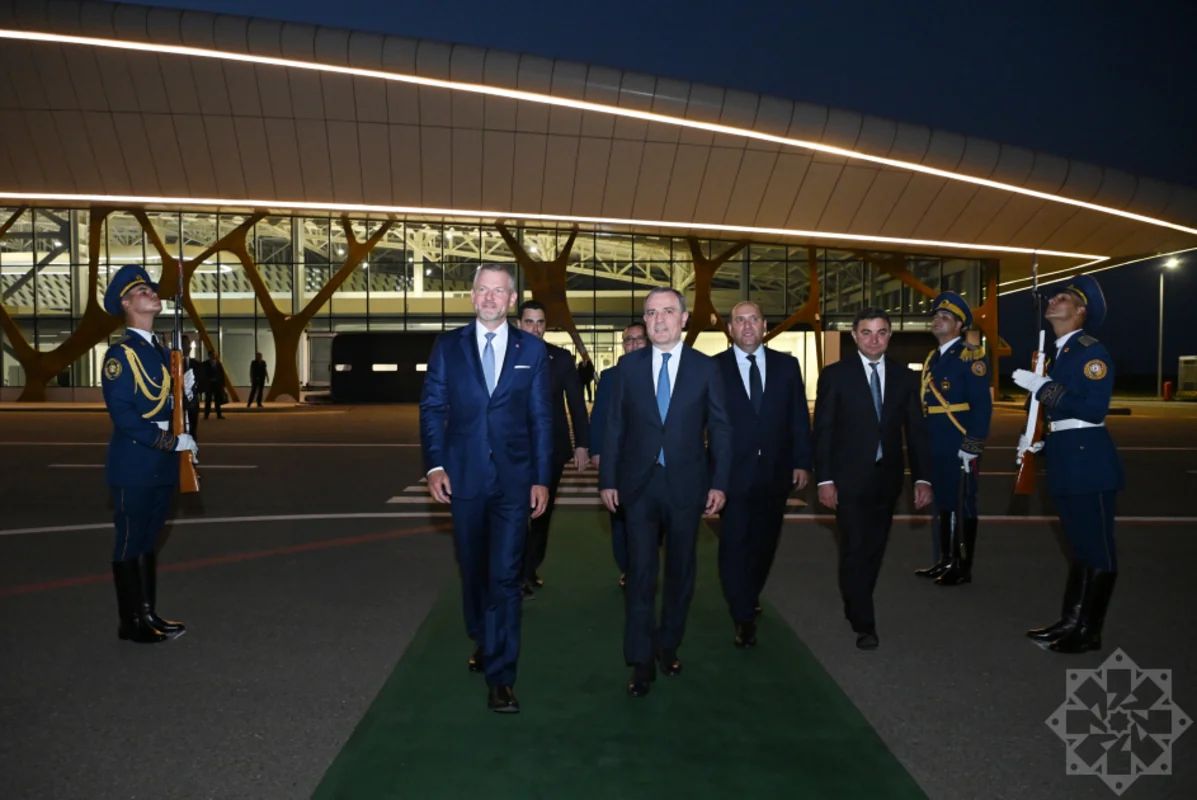 Slovakiya prezidenti Füzuli aeroportundan təyyarə ilə Bakı şəhərinə yola düşüb - FOTO