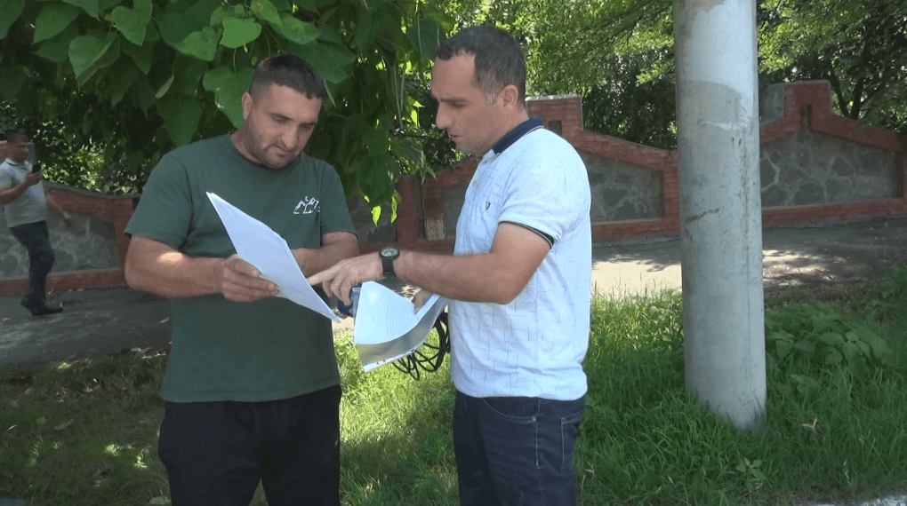 Qax sakini torpağına çıxarış ala bilmir - VİDEO