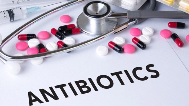 Antibiotik niyə ölümə səbəb olur? - Professordan açıqlama