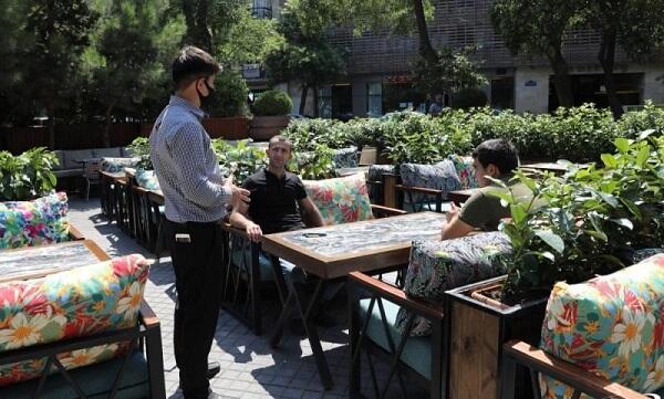 Kütləvi zəhərlənmə olan restoran bu vəzifəli şəxsin imiş
