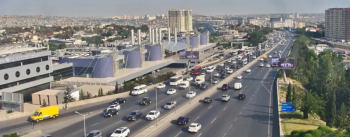 Paytaxtın bəzi küçələrində sıxlıq müşahidə olunur