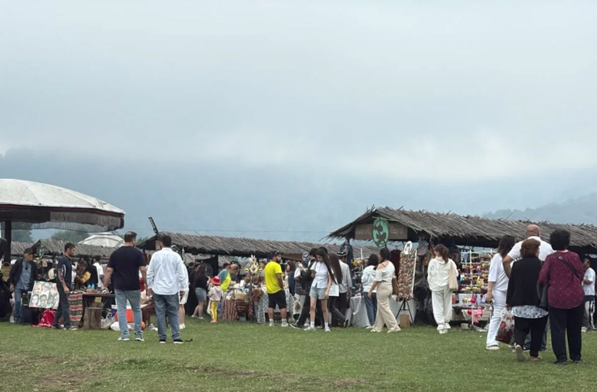 Göygöldə Milli Yaylaq Festivalında səhnə uçub, xəsarət alanlar var