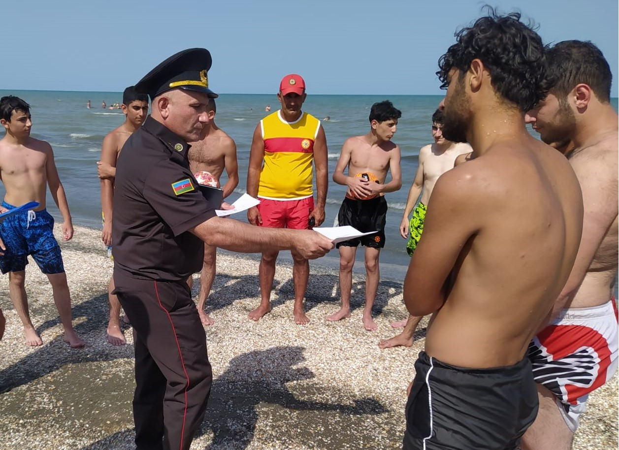 FHN çimərliklərdə silsilə maarifləndirmə tədbirləri keçirib - Fotolar