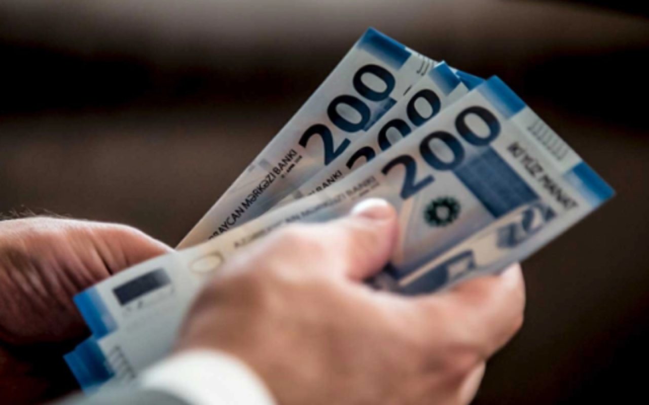 Azərbaycanda bu şəxslərin maaşı artırılacaq