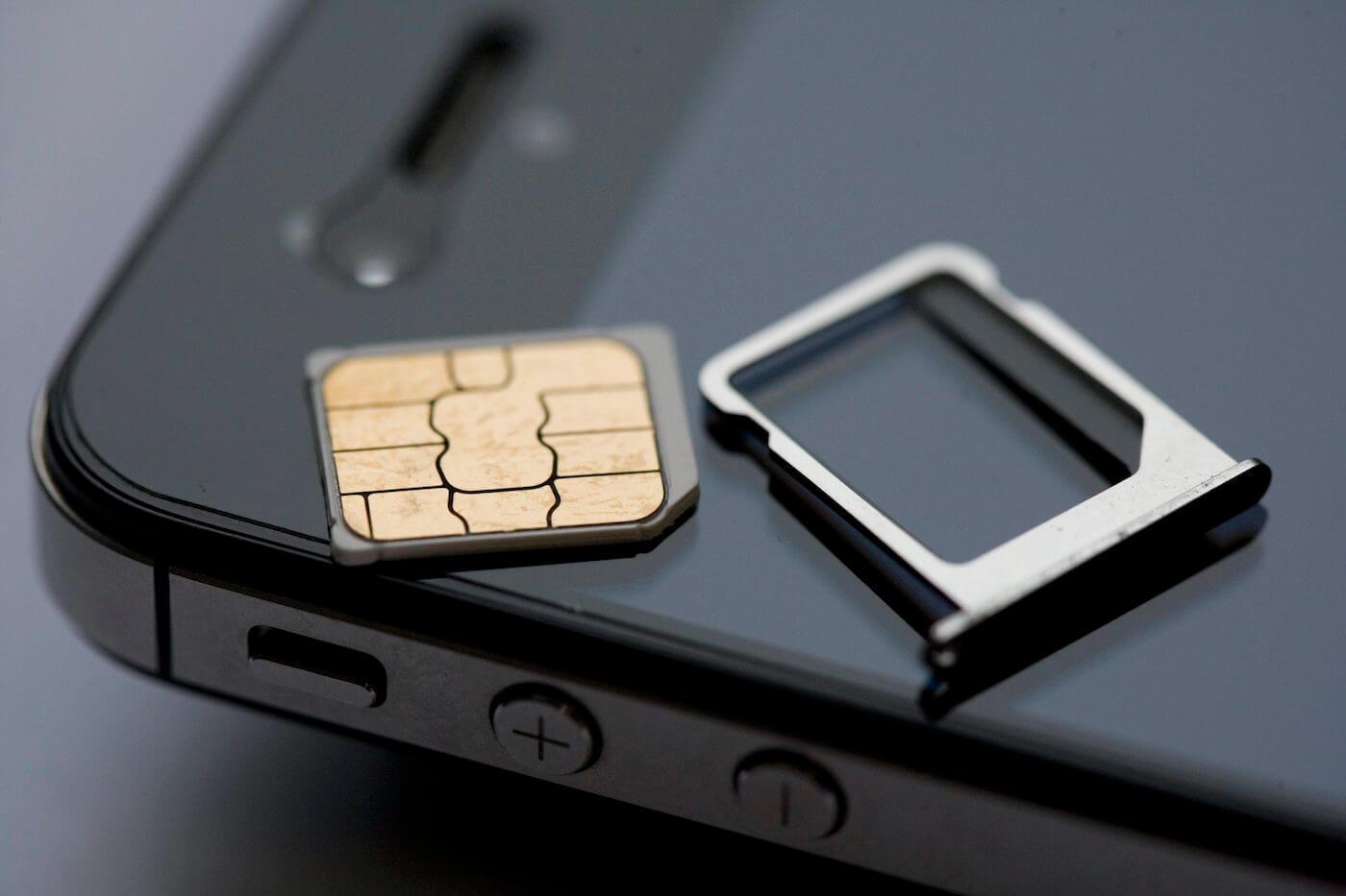 Mobil nömrəyə çox pul verənlər nə düşünür? - Ekspert açıqladı