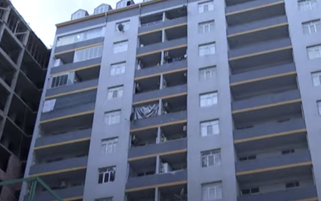 Binanın dəhlizində ölü tapıldı
