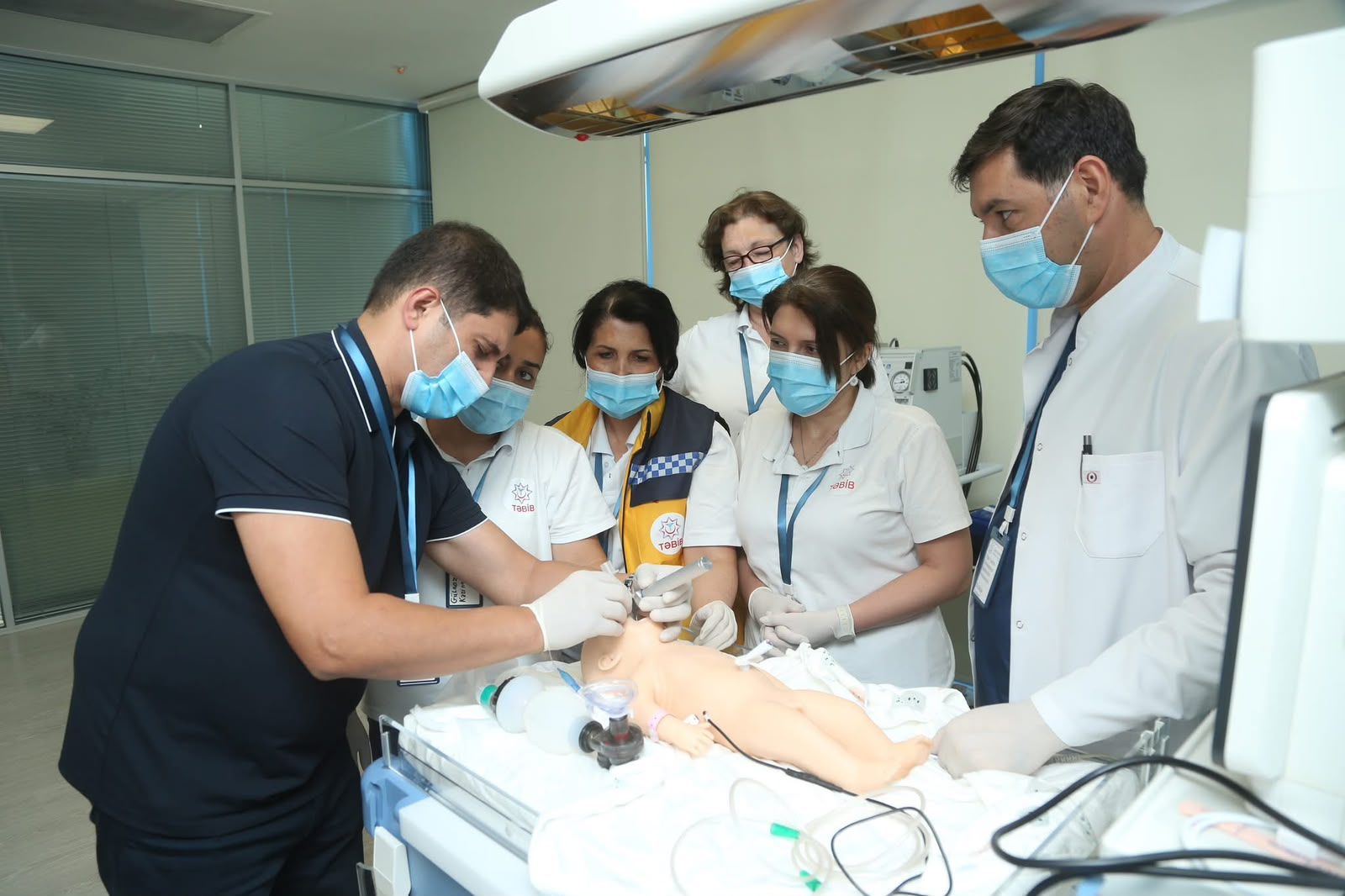 Yeni Klinikada neonatal reanimasiya üzrə simulyasiya təlimi keçirildi - FOTOLAR