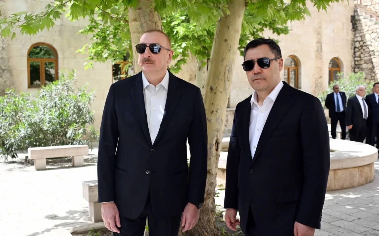 İlham Əliyev qırğız həmkarını Azərbaycana dövlət səfərinə dəvət edib