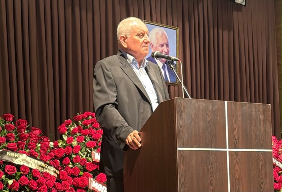 “Atam bizə görə başqa qadını evimizə gətirmədi” – Nəriman Həsənzadənin oğlu - VIDEO