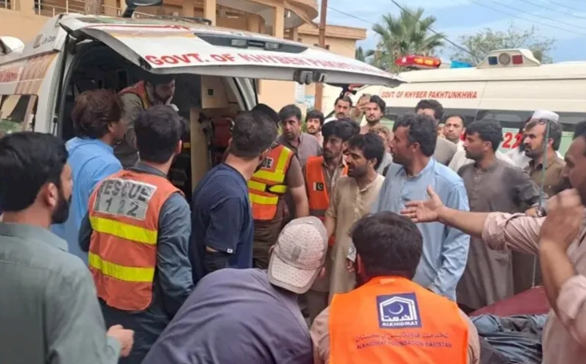 Pakistanda törədilən terror aktı nəticəsində ölənlərin sayı 14-ə çatıb