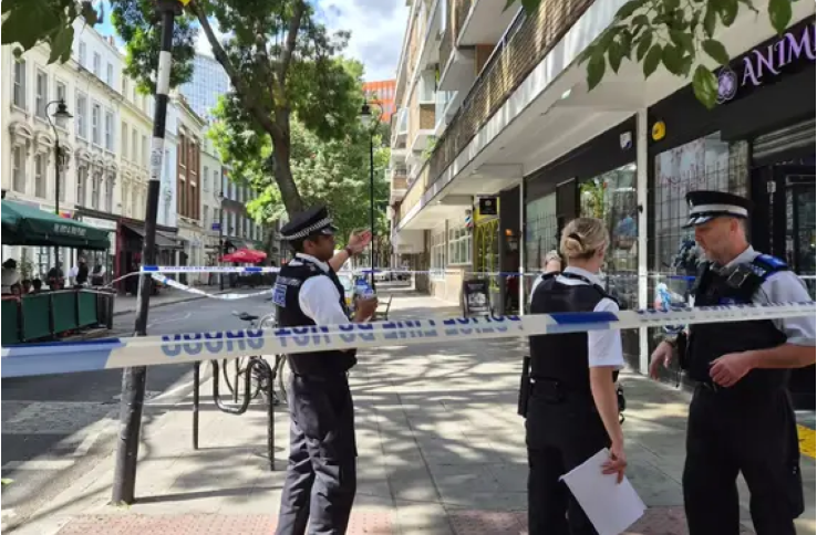 Londonun mərkəzində bıçaqlı hücum - 4 nəfər xəsarət aldı