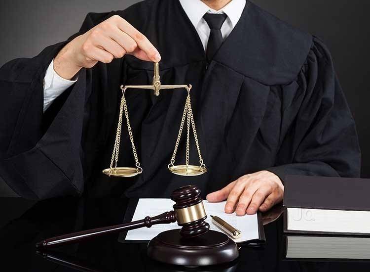 Hansı hallarda vəkil xidmətinin pulunu dövlət ödəyir? – Qanun nə deyir?