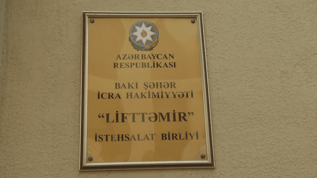Yeni Günəşli qəsəbəsində binanın lifti işləmir - VİDEO