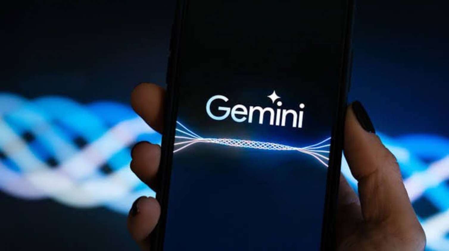 “Gemini” “ChatGPT”yə çatır: 1 milyard istifadəçi