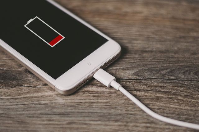 Telefonun batareyası niyə məhz 20%-ə düşəndə bildiriş gəlir?