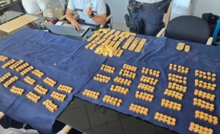 Ustalar tikinti işi apararkən xəzinə tapdılar