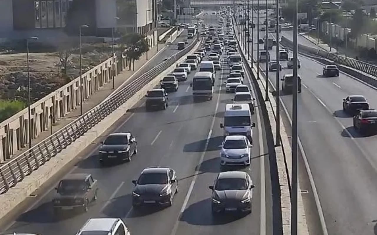 Bakıda bu yollarda sıxlıq var - SİYAHI