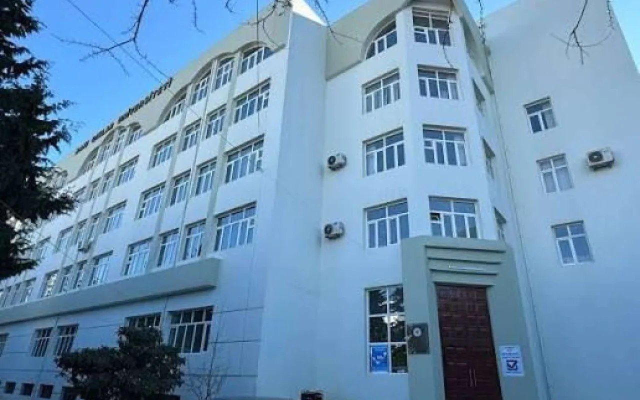Bağlanan universitetin tələbələrinin aqibəti necə olacaq? - AÇIQLAMA