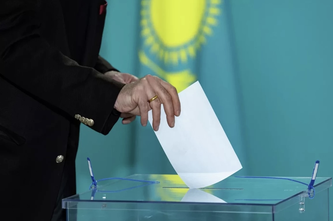 Qazaxıstanda növbədənkənar parlament seçkiləri keçirilir