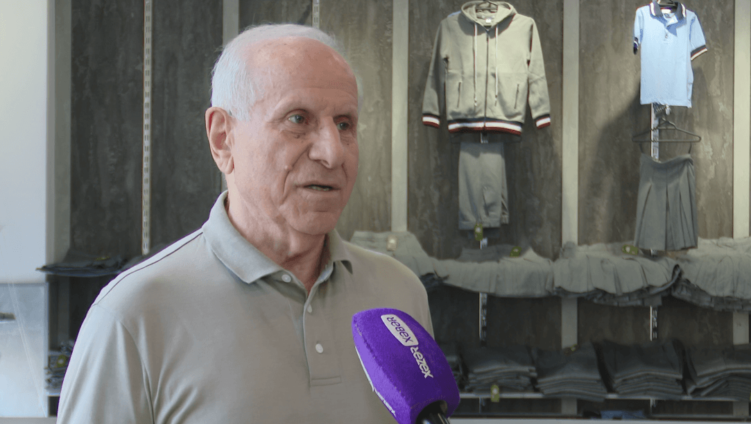 Yeni tədris ilinə az qalır: bir şagird üçün məktəbli forması dəsti neçəyə başa gəlir? - VİDEO