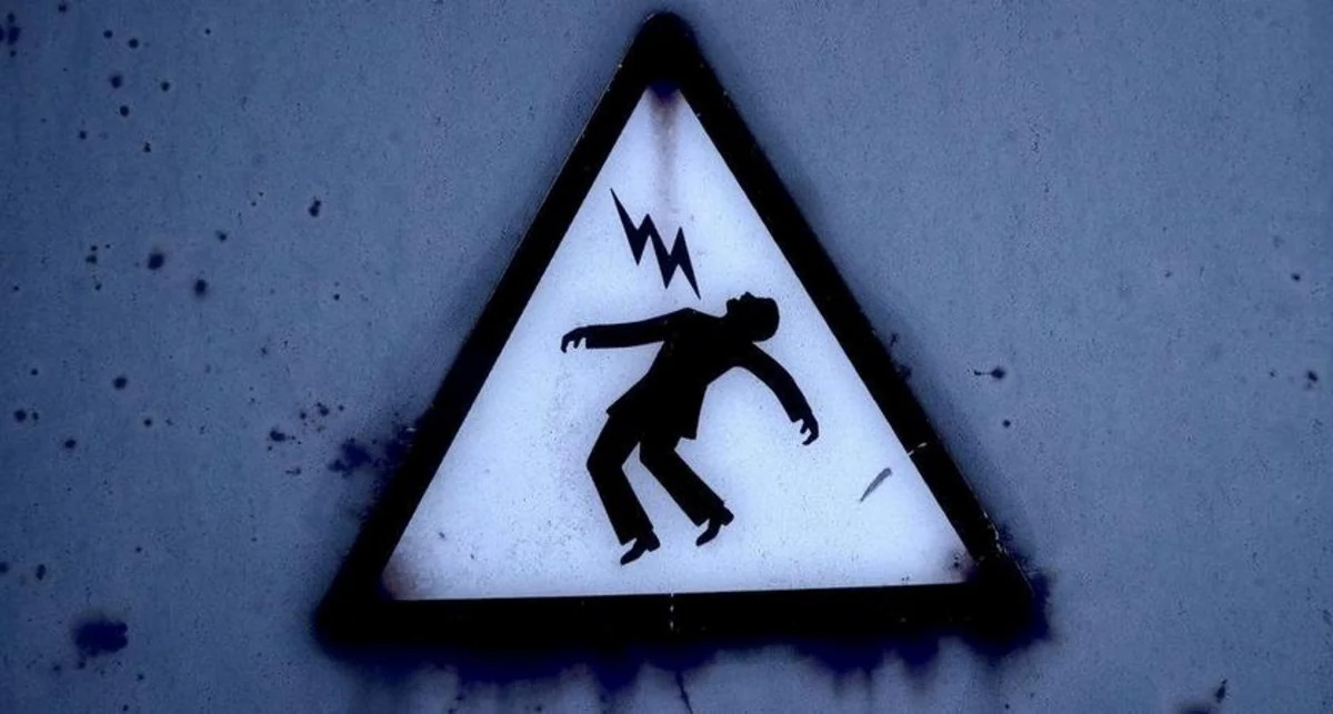Göyçaya qonaq gələn şəxsi elektrik cərəyanı vuraraq öldürüb