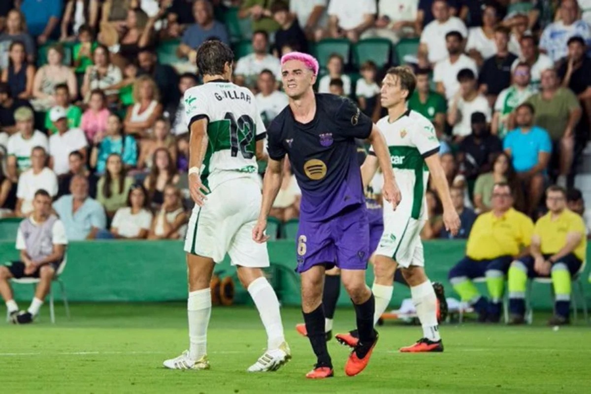 "Barselona"nın futbolçusu Qavi sağ dizindən zədələnib