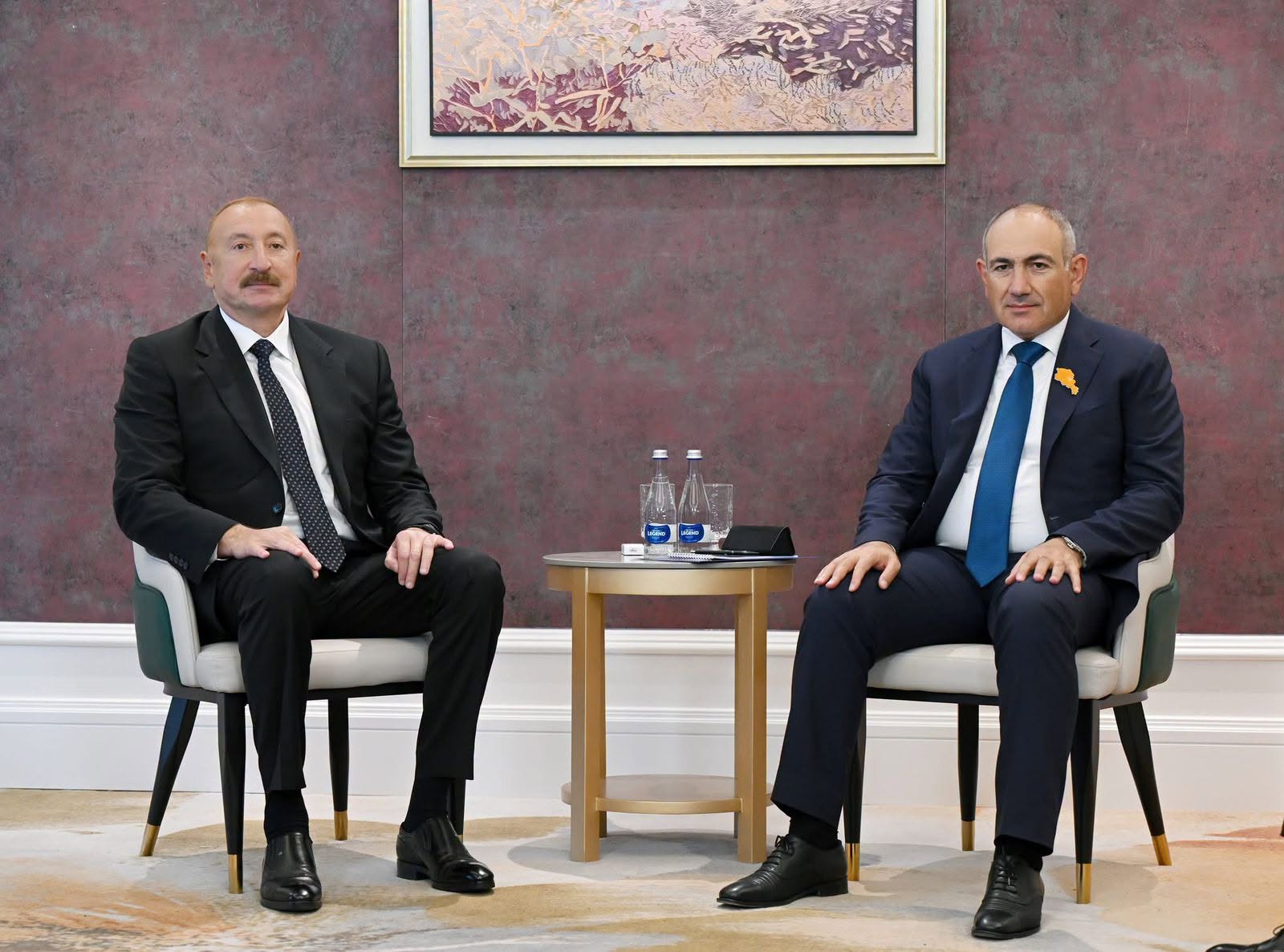 Paşinyan yaxasındakı xəritə ilə nə demək istədi?